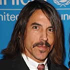 Anthony Kiedis به عنوان Tone