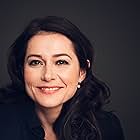 Sidse Babett Knudsen به عنوان Professor Andrea Lavin