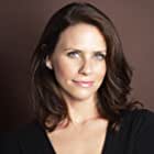 Amy Landecker به عنوان Dr. Bruner