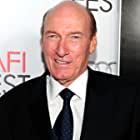 Ed Lauter به عنوان Peppy's Butler