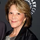 Linda Lavin به عنوان Millicent