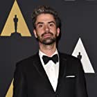 Hamish Linklater به عنوان Leonard