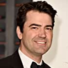 Ron Livingston به عنوان Roger Perron