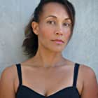 Rachel Luttrell به عنوان Terrified Woman in Snow