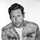 Ross McCall به عنوان Owen Neilssen