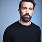 Rob McElhenney به عنوان Ian