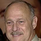 Gerald McRaney به عنوان Red Bama Sr.