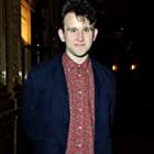 Harry Melling به عنوان Cadet Edgar Allan Poe