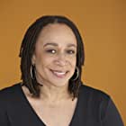 S. Epatha Merkerson به عنوان Angela