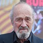 Dick Miller به عنوان Pawn Shop Clerk