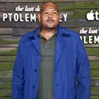 Omar Benson Miller به عنوان Finn