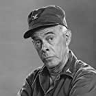 Harry Morgan به عنوان Sam Fuller