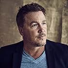 Lochlyn Munro به عنوان Bo