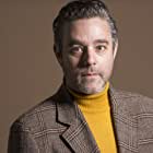 Andy Nyman به عنوان Sir James Hobbs-Coddington