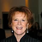 Judy Parfitt به عنوان Maria Thins