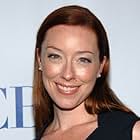 Molly Parker به عنوان Dra. Amy Larsen