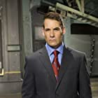 Adrian Pasdar به عنوان Glenn Talbot