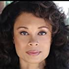 Valarie Pettiford به عنوان Emily Mather