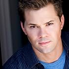 Andrew Rannells به عنوان Matthew MacDell