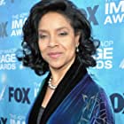 Phylicia Rashad به عنوان Grandmother Journey