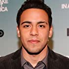 Victor Rasuk به عنوان Sergeant Tre Morales