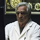 Donnelly Rhodes به عنوان Deacon