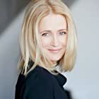 Kelly Rowan به عنوان Kris Hillridge