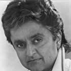 Deep Roy به عنوان General Bonesapart