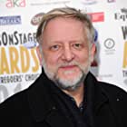 Simon Russell Beale به عنوان Roy