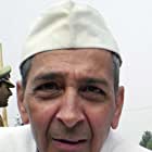 Roshan Seth به عنوان Anwar Jamal Kidwai