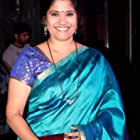 Renuka Shahane به عنوان Anjali Deshpande