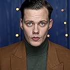 Bill Skarsgård به عنوان Mickey