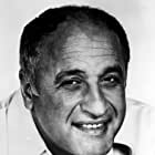 Vic Tayback به عنوان Sergeant