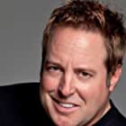 Gary Valentine به عنوان Karaoke Singer