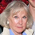 Wanda Ventham به عنوان Mrs. Holmes