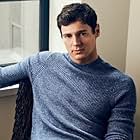 Benjamin Walker به عنوان Peter Jennings