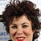 Ruby Wax به عنوان Ms Hartley