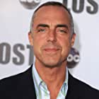 Titus Welliver به عنوان Bates