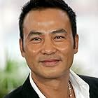 Simon Yam به عنوان Zeng Jianqiao