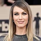 Natalie Zea به عنوان Winona Hawkins