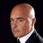 Luca Zingaretti به عنوان Giovanni Leone