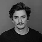 Kyle Gallner به عنوان Joel