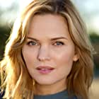 Sunny Mabrey به عنوان Charlie Mayweather