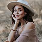 Autumn Reeser به عنوان Professor Felder