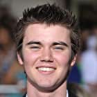 Cameron Bright به عنوان Young Sean