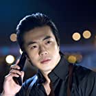 Kwon Sang-woo به عنوان Simon