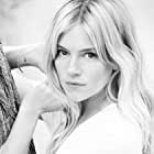 Sienna Miller به عنوان Victoria