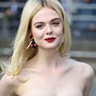 Elle Fanning به عنوان Violet