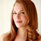 Amanda Righetti به عنوان Grace Van Pelt