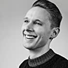 Samuel Barnett به عنوان Mr. Severn